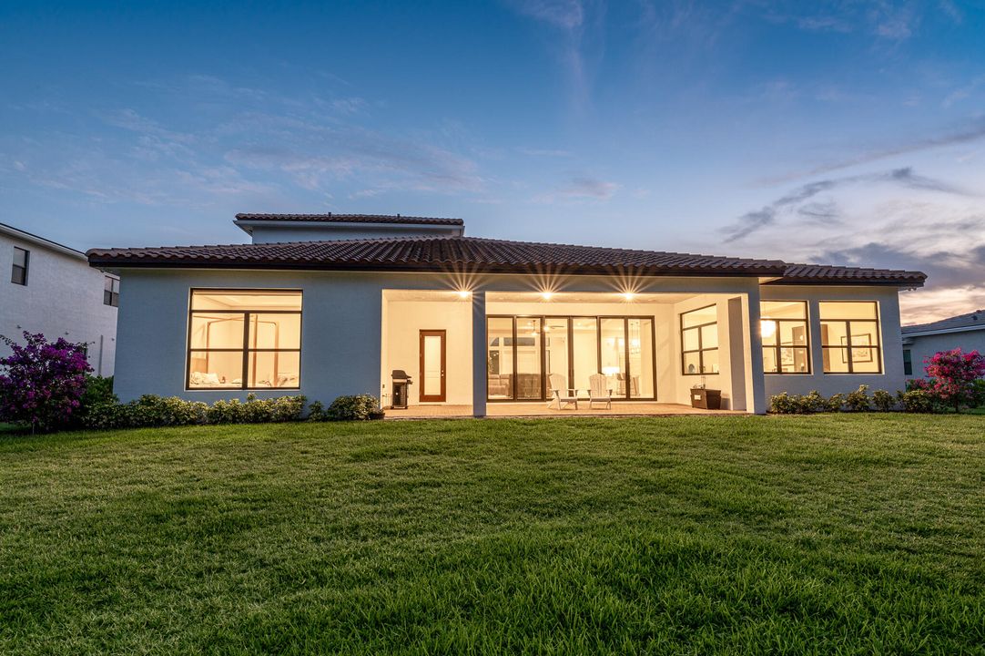 For Sale: $1,699,000 (6 beds, 6 baths, 5094 Square Feet)