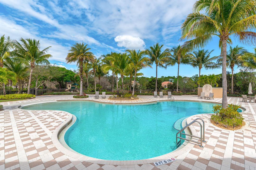 For Sale: $1,699,000 (6 beds, 6 baths, 5094 Square Feet)