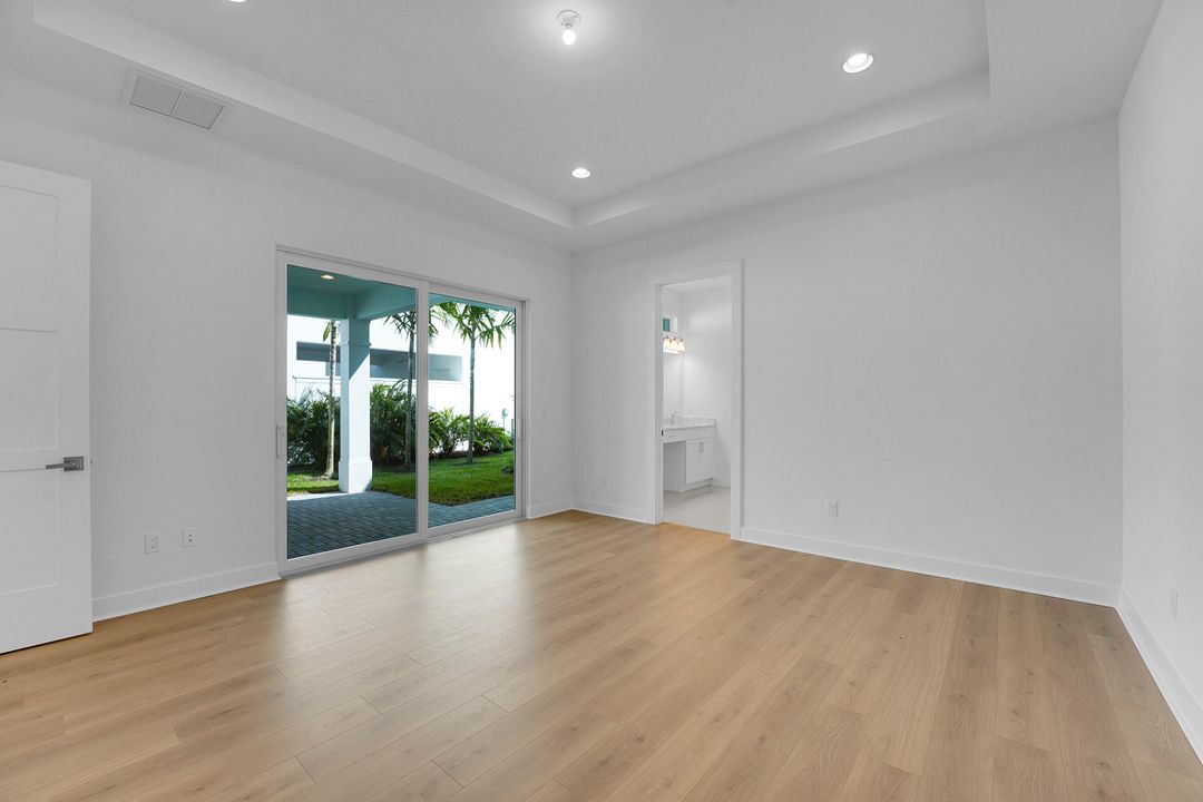 Active With Contract: $1,999,000 (4 beds, 4 baths, 3698 Square Feet)