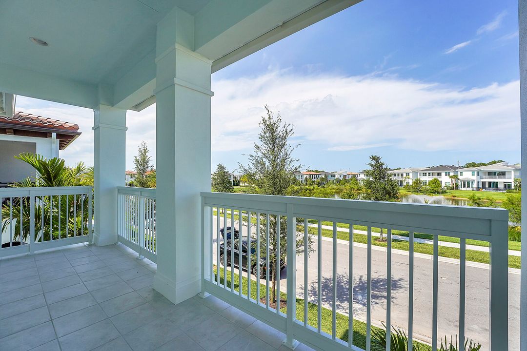 Active With Contract: $1,999,000 (4 beds, 4 baths, 3698 Square Feet)