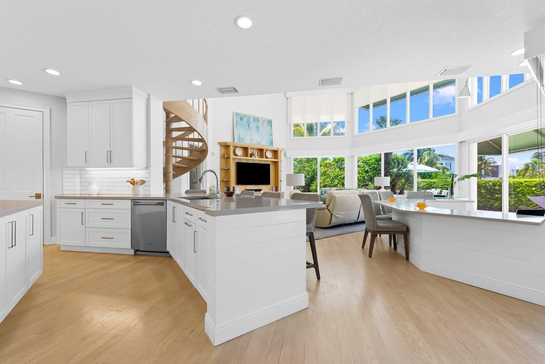 For Rent: $40,000 (6 beds, 3 baths, 6428 Square Feet)