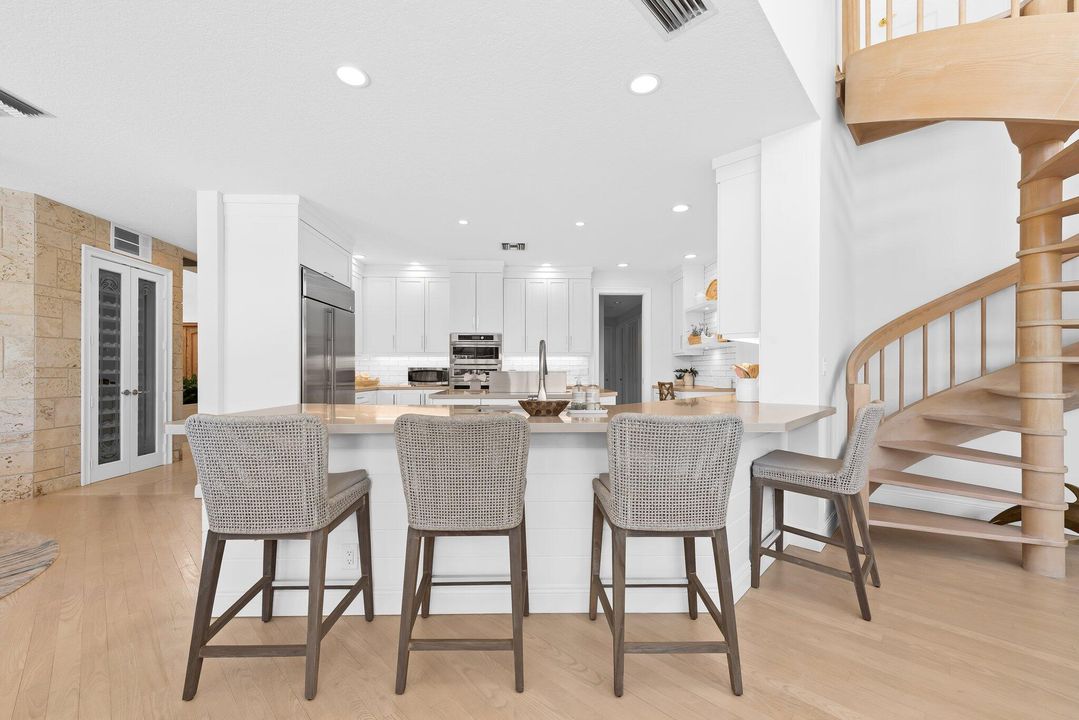 For Rent: $40,000 (6 beds, 3 baths, 6428 Square Feet)