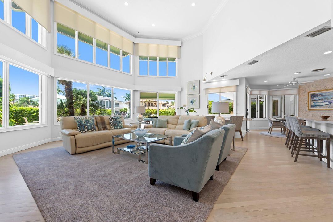 For Rent: $40,000 (6 beds, 3 baths, 6428 Square Feet)