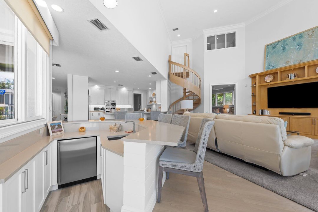 For Rent: $40,000 (6 beds, 3 baths, 6428 Square Feet)