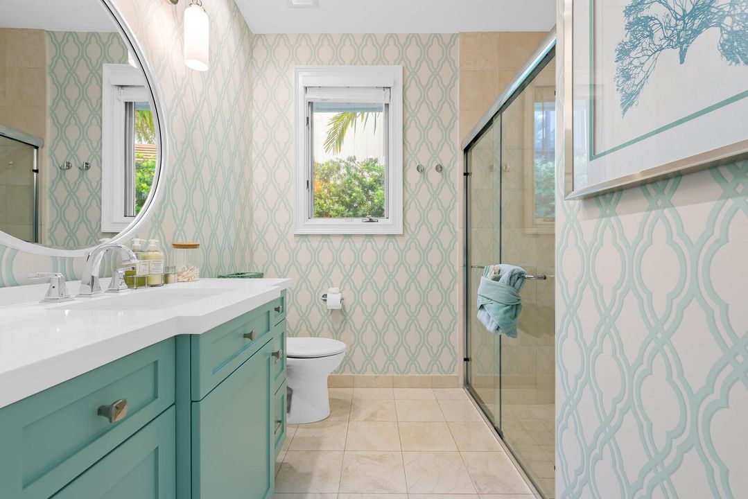 For Rent: $40,000 (6 beds, 3 baths, 6428 Square Feet)