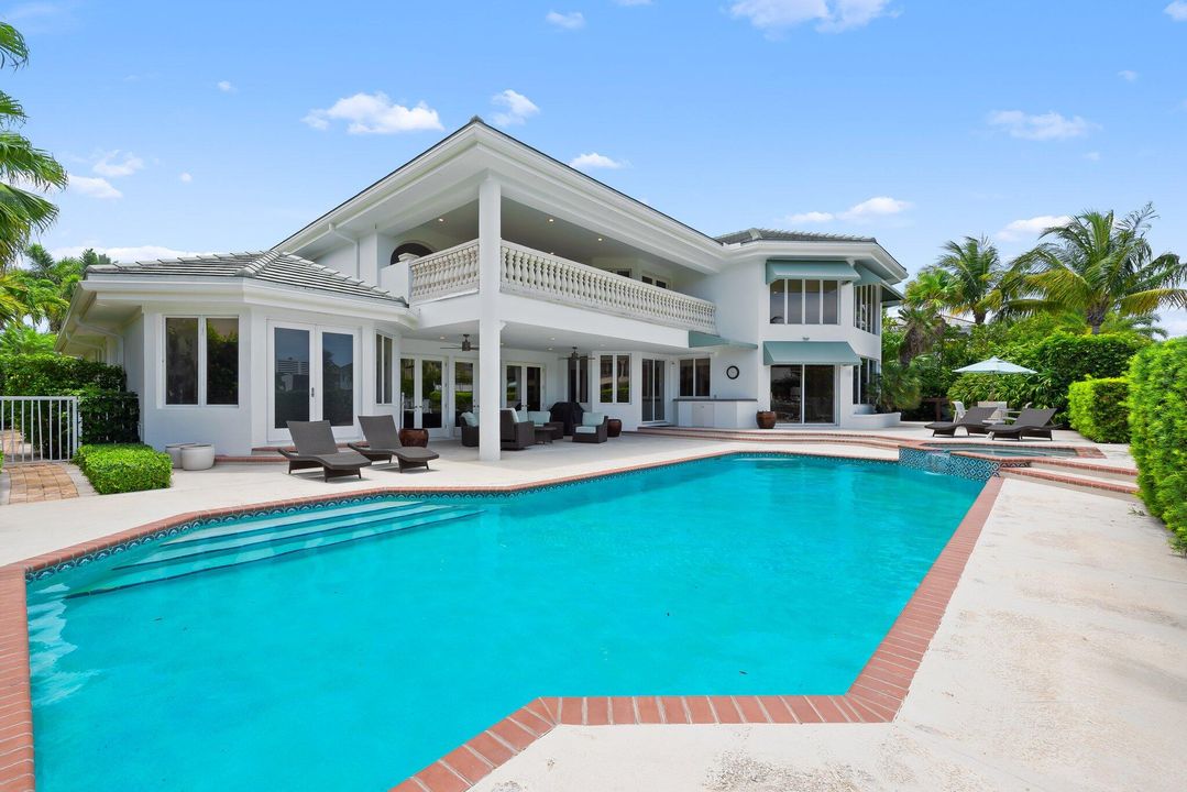 For Rent: $40,000 (6 beds, 3 baths, 6428 Square Feet)