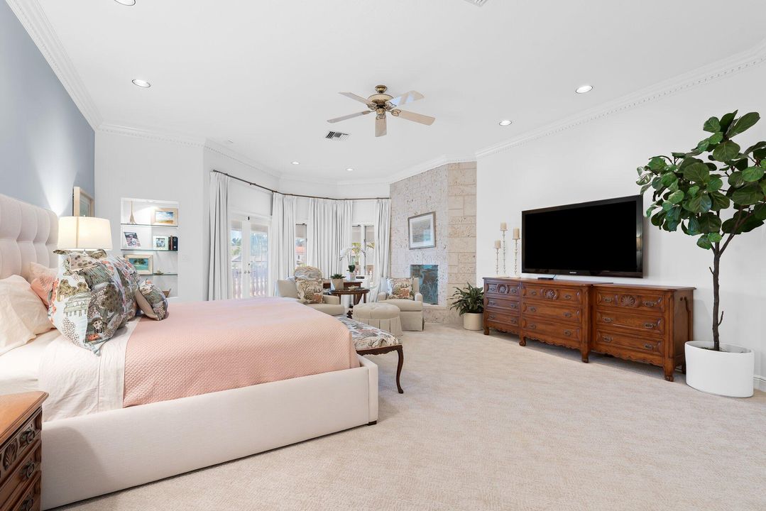 For Rent: $40,000 (6 beds, 3 baths, 6428 Square Feet)