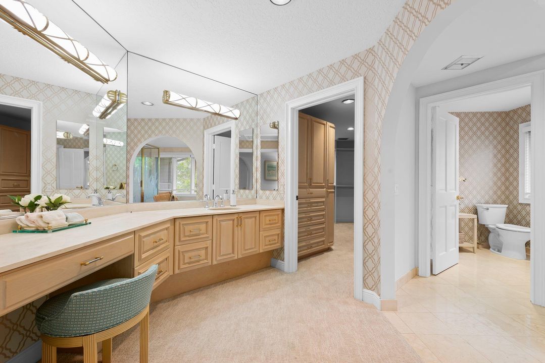 For Rent: $40,000 (6 beds, 3 baths, 6428 Square Feet)