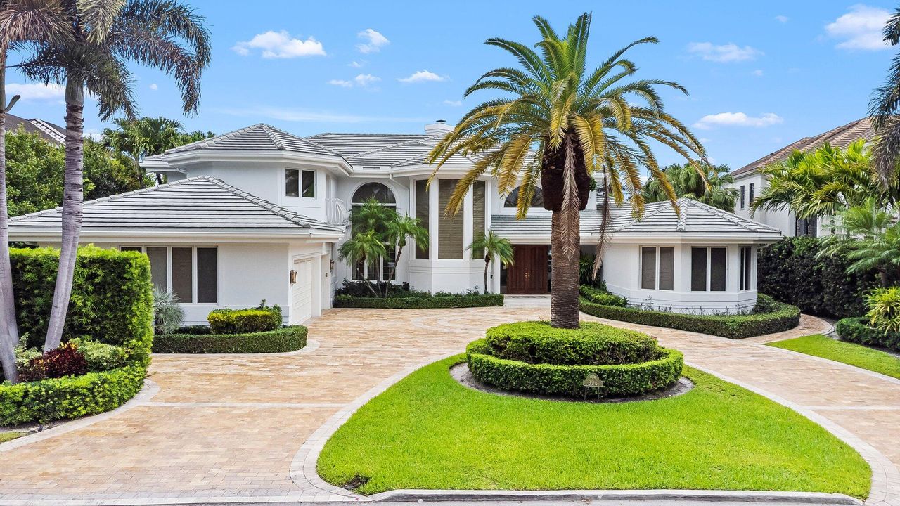 For Rent: $40,000 (6 beds, 3 baths, 6428 Square Feet)