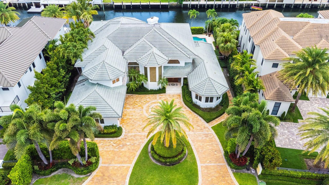 For Rent: $40,000 (6 beds, 3 baths, 6428 Square Feet)