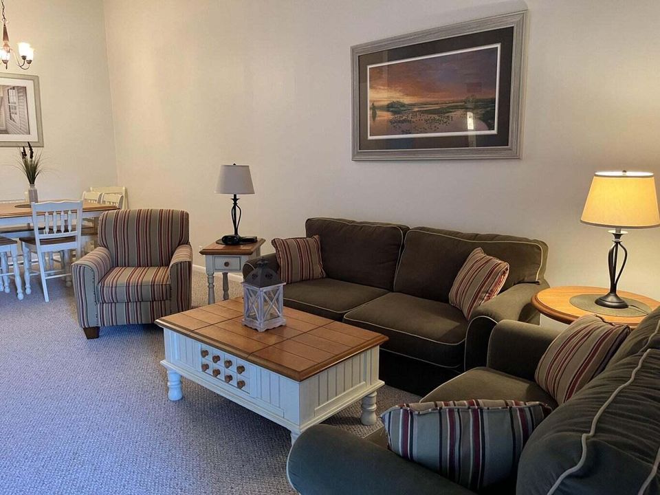 合同活跃: $2,500 (2 贝兹, 2 浴室, 980 平方英尺)