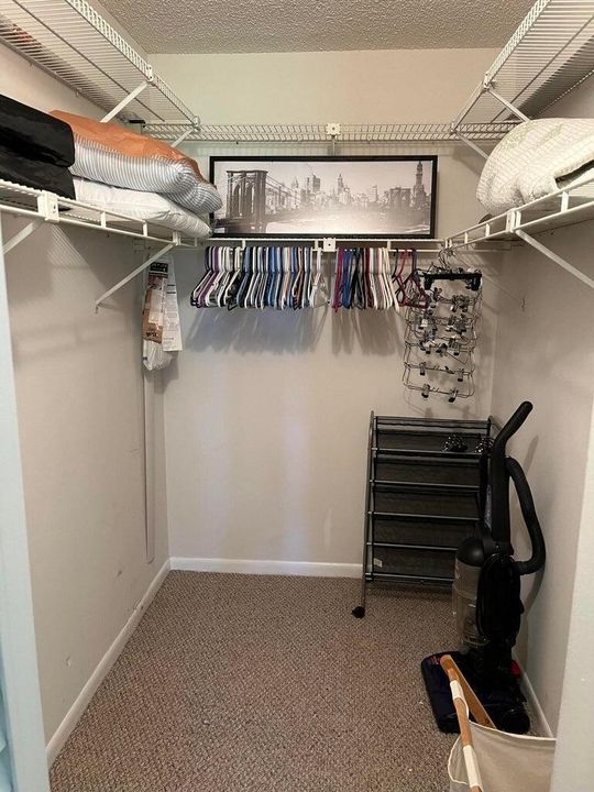 合同活跃: $2,500 (2 贝兹, 2 浴室, 980 平方英尺)