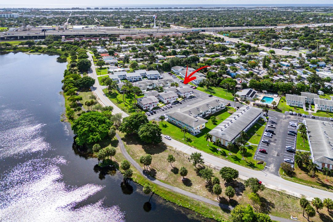 На продажу: $159,900 (1 спален, 1 ванн, 772 Квадратных фут)