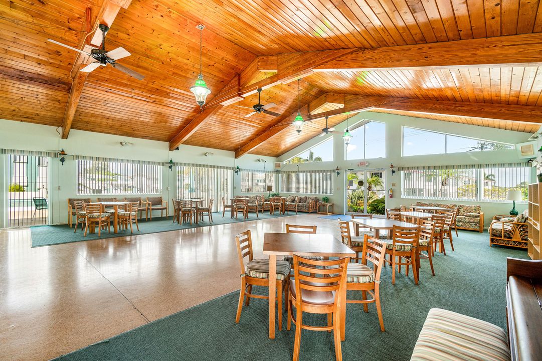 На продажу: $159,900 (1 спален, 1 ванн, 772 Квадратных фут)