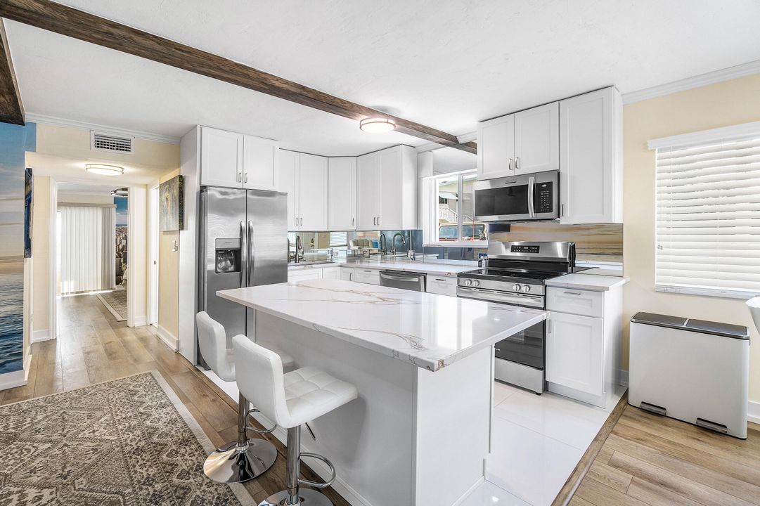 На продажу: $159,900 (1 спален, 1 ванн, 772 Квадратных фут)