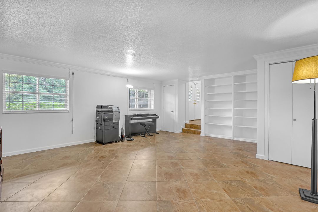 На продажу: $899,000 (5 спален, 3 ванн, 2940 Квадратных фут)