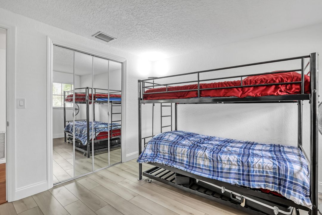 На продажу: $899,000 (5 спален, 3 ванн, 2940 Квадратных фут)