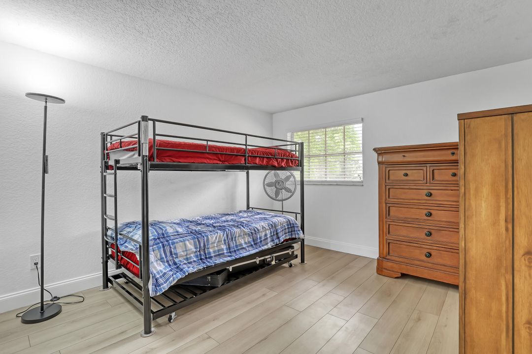 На продажу: $899,000 (5 спален, 3 ванн, 2940 Квадратных фут)