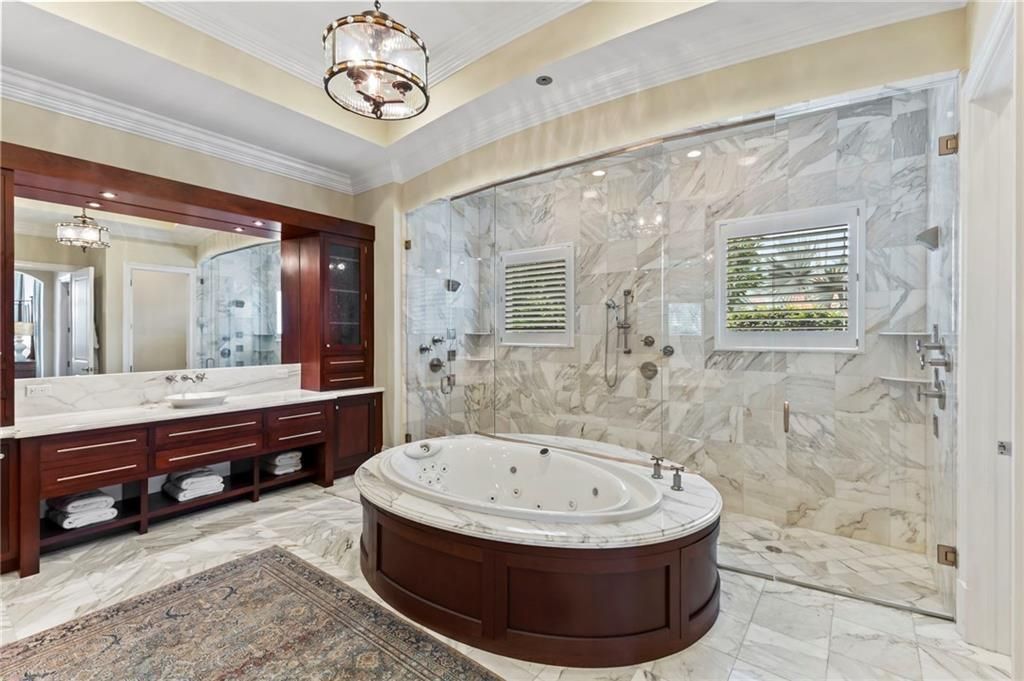 En Venta: $4,495,000 (6 camas, 6 baños, 6318 Pies cuadrados)