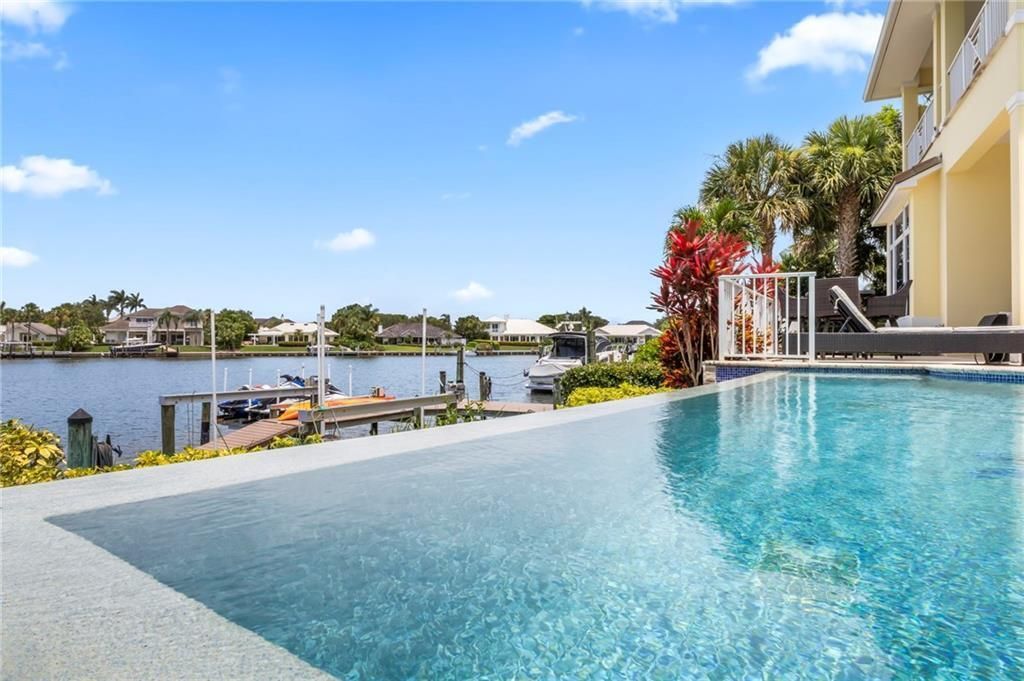 En Venta: $4,495,000 (6 camas, 6 baños, 6318 Pies cuadrados)