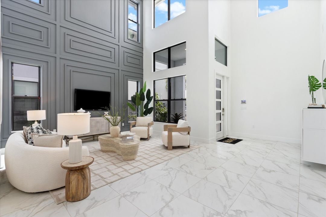 В аренду: $11,000 (6 спален, 6 ванн, 4093 Квадратных фут)