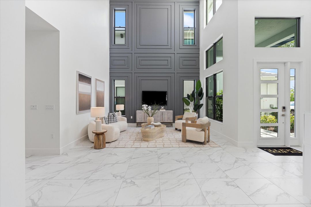 В аренду: $11,000 (6 спален, 6 ванн, 4093 Квадратных фут)