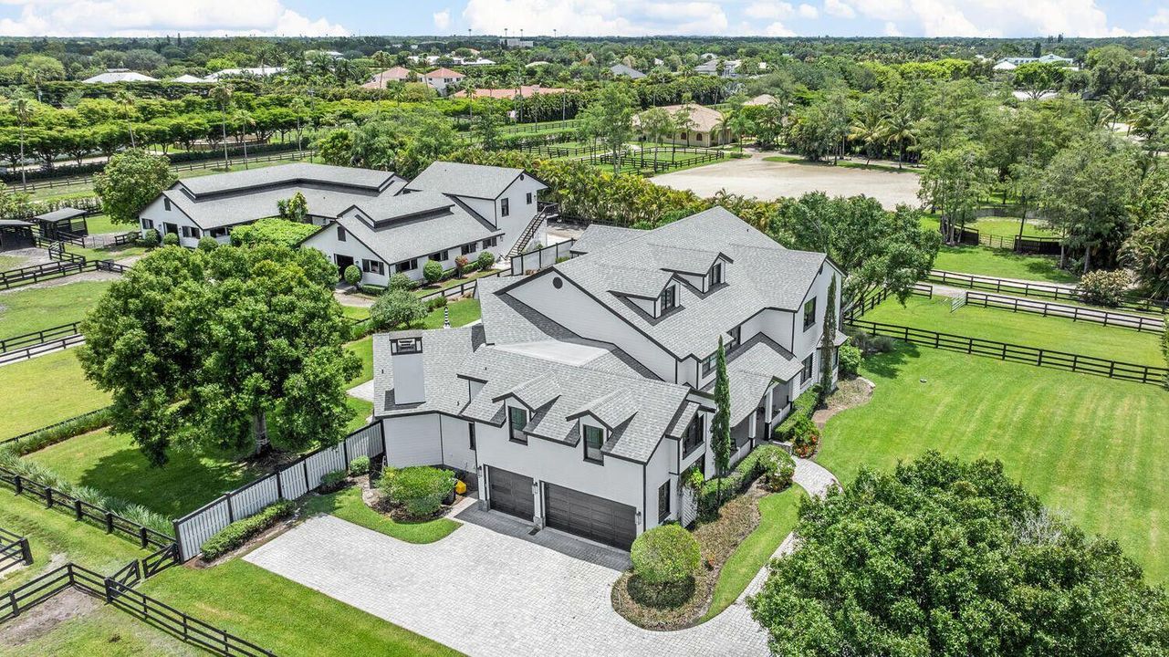 For Rent: $28,000 (5 beds, 5 baths, 4537 Square Feet)