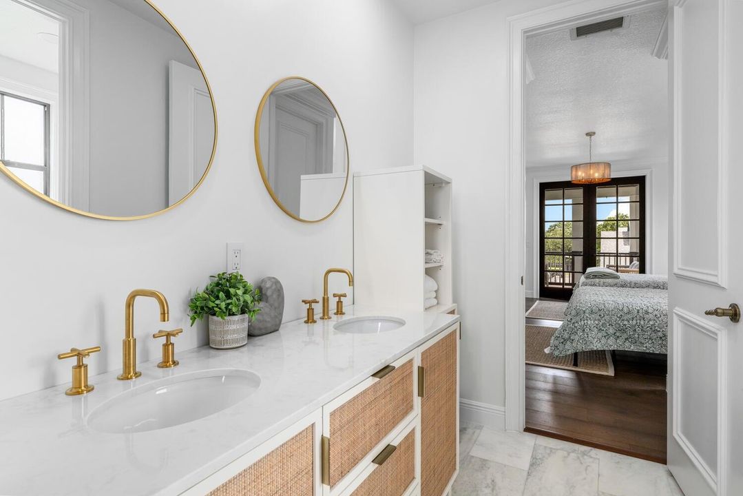 For Rent: $28,000 (5 beds, 5 baths, 4537 Square Feet)