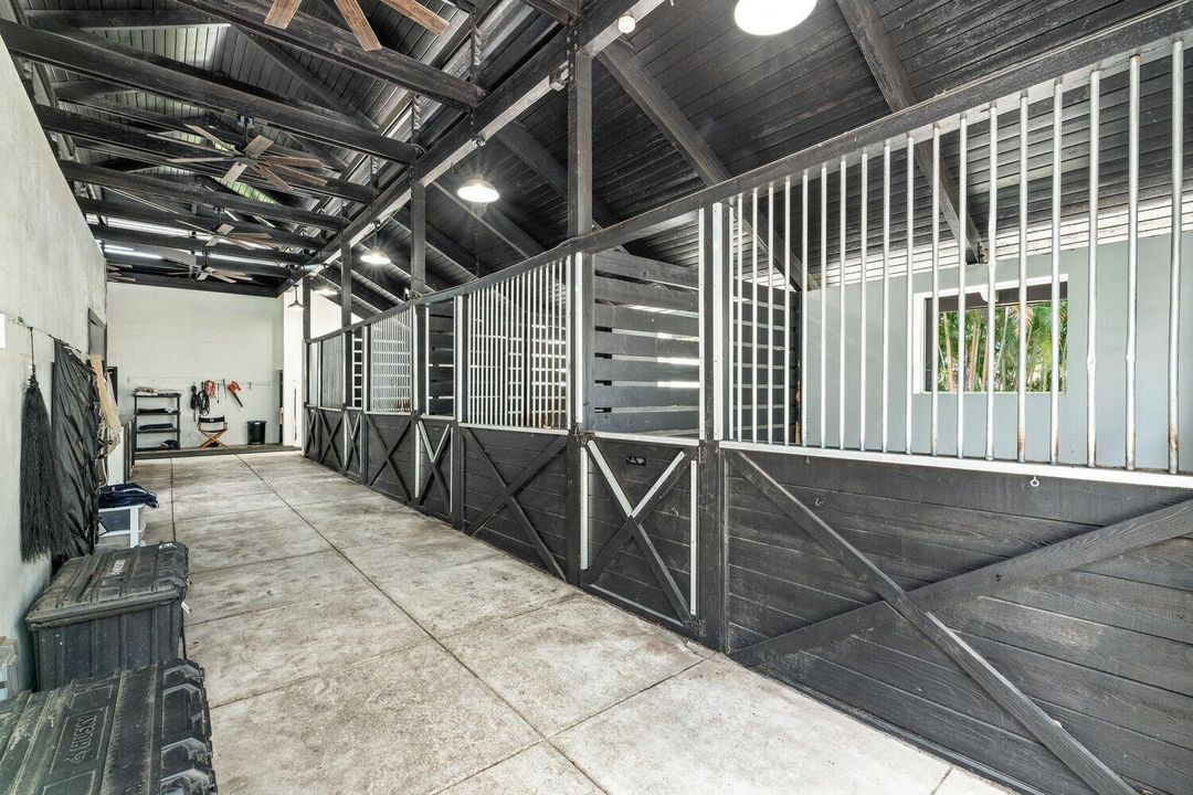 For Rent: $28,000 (5 beds, 5 baths, 4537 Square Feet)