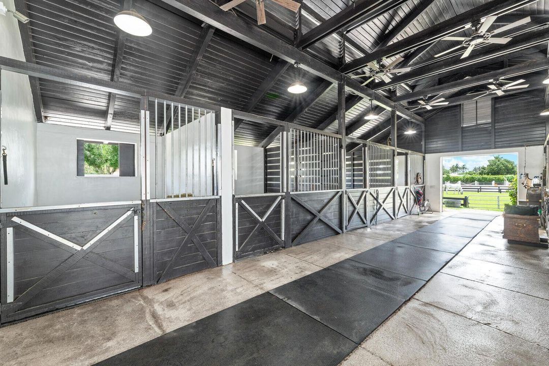 For Rent: $28,000 (5 beds, 5 baths, 4537 Square Feet)