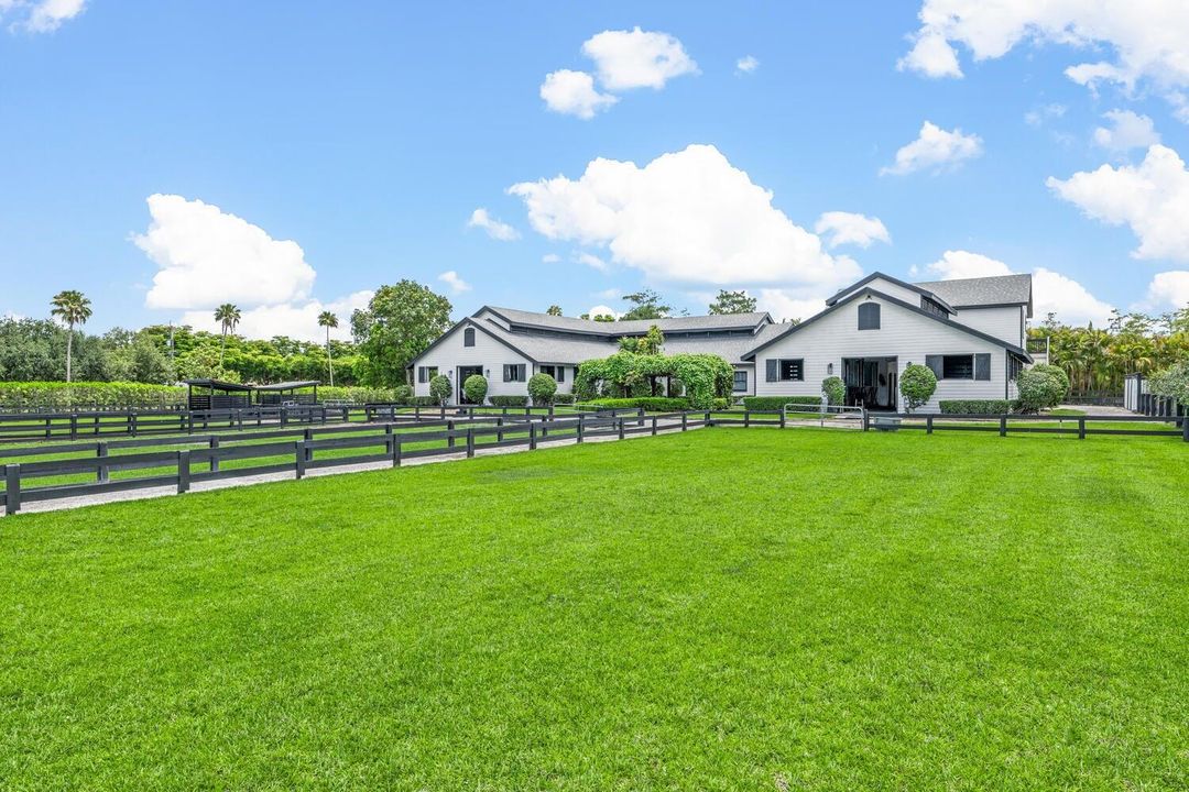 For Rent: $28,000 (5 beds, 5 baths, 4537 Square Feet)