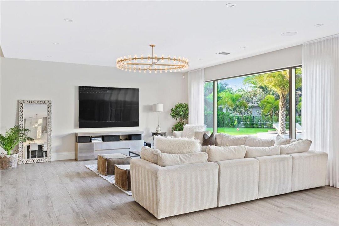 For Sale: $10,495,000 (7 beds, 8 baths, 8345 Square Feet)