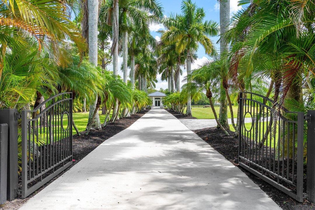 For Sale: $3,450,000 (6 beds, 5 baths, 5908 Square Feet)