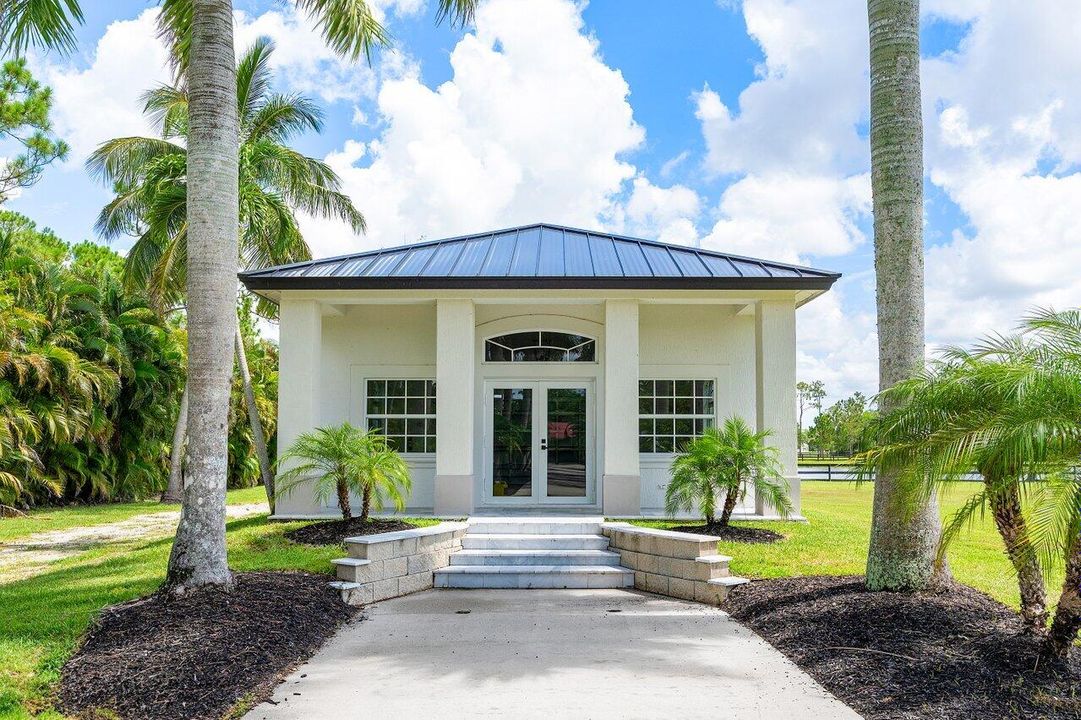 For Sale: $3,450,000 (6 beds, 5 baths, 5908 Square Feet)