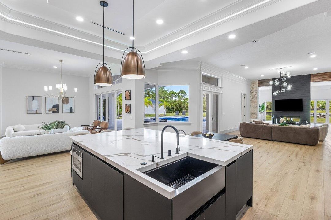 For Sale: $3,450,000 (6 beds, 5 baths, 5908 Square Feet)