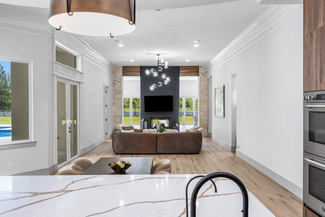 For Sale: $3,450,000 (6 beds, 5 baths, 5908 Square Feet)