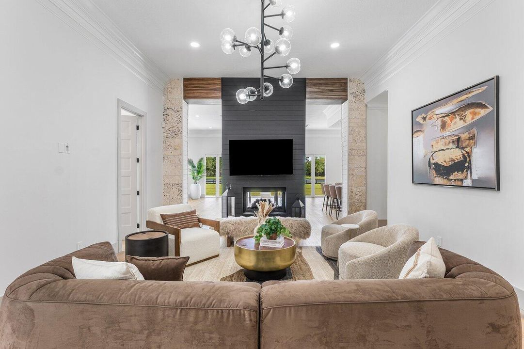 For Sale: $3,450,000 (6 beds, 5 baths, 5908 Square Feet)