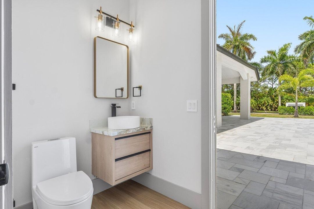 For Sale: $3,450,000 (6 beds, 5 baths, 5908 Square Feet)