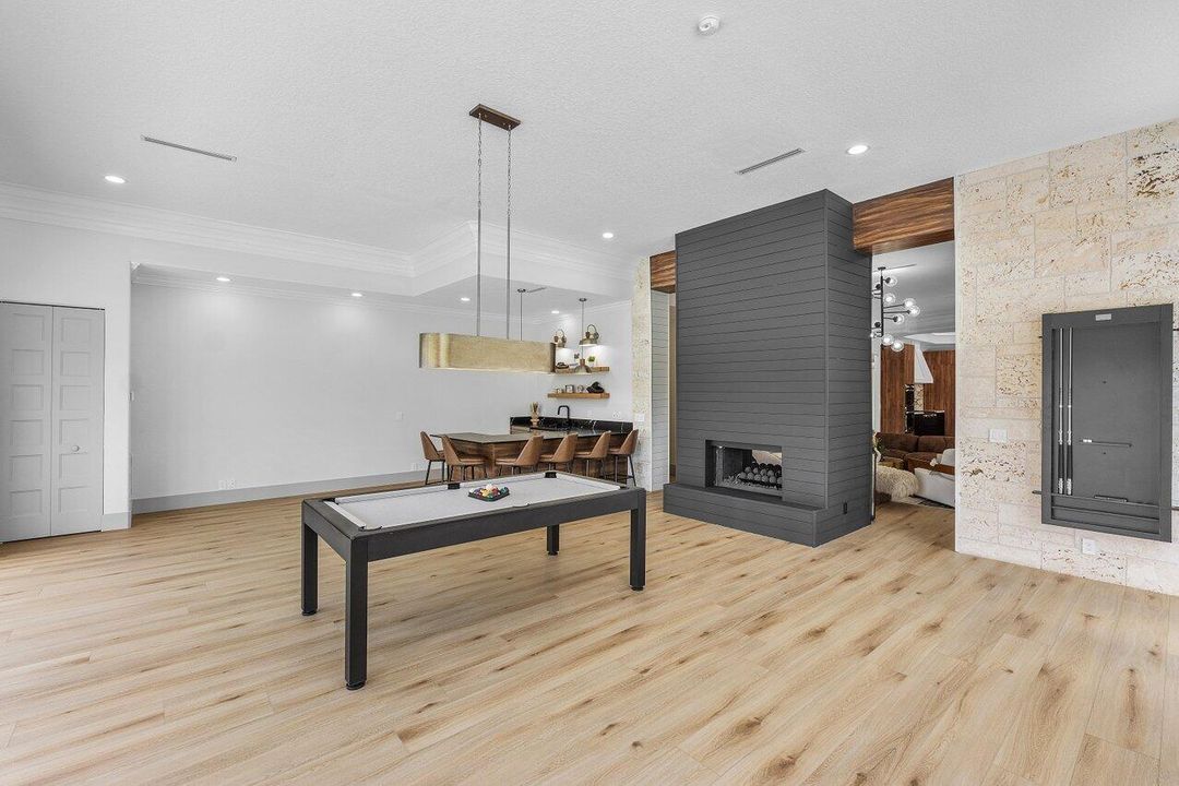 For Sale: $3,450,000 (6 beds, 5 baths, 5908 Square Feet)