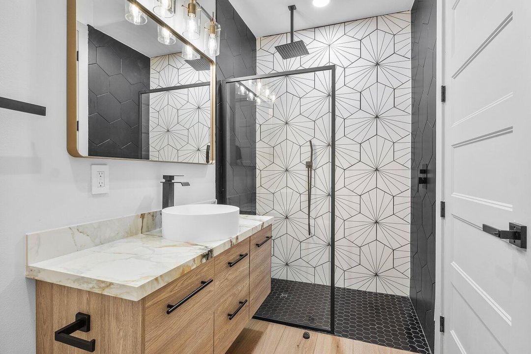 For Sale: $3,450,000 (6 beds, 5 baths, 5908 Square Feet)