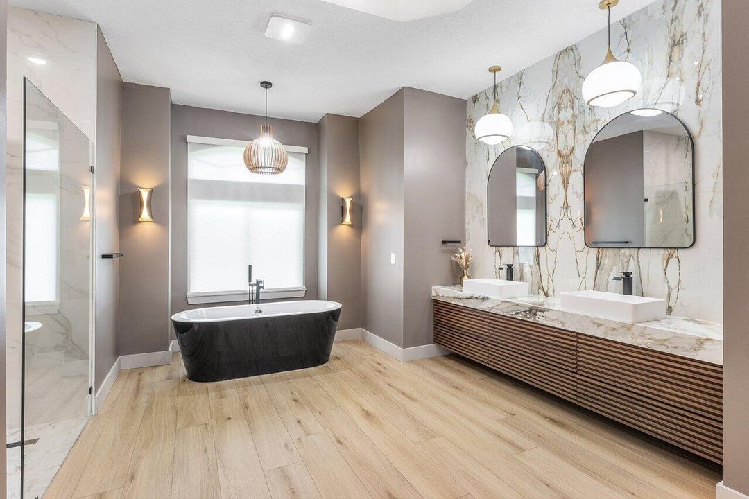 For Sale: $3,450,000 (6 beds, 5 baths, 5908 Square Feet)