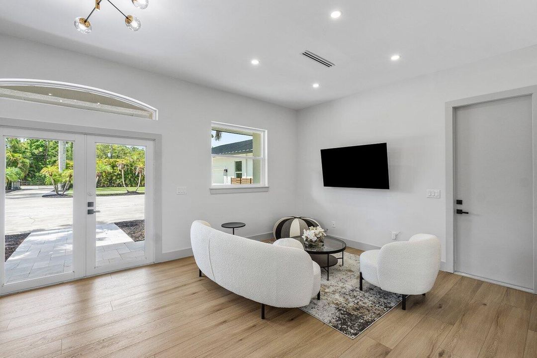 For Sale: $3,450,000 (6 beds, 5 baths, 5908 Square Feet)