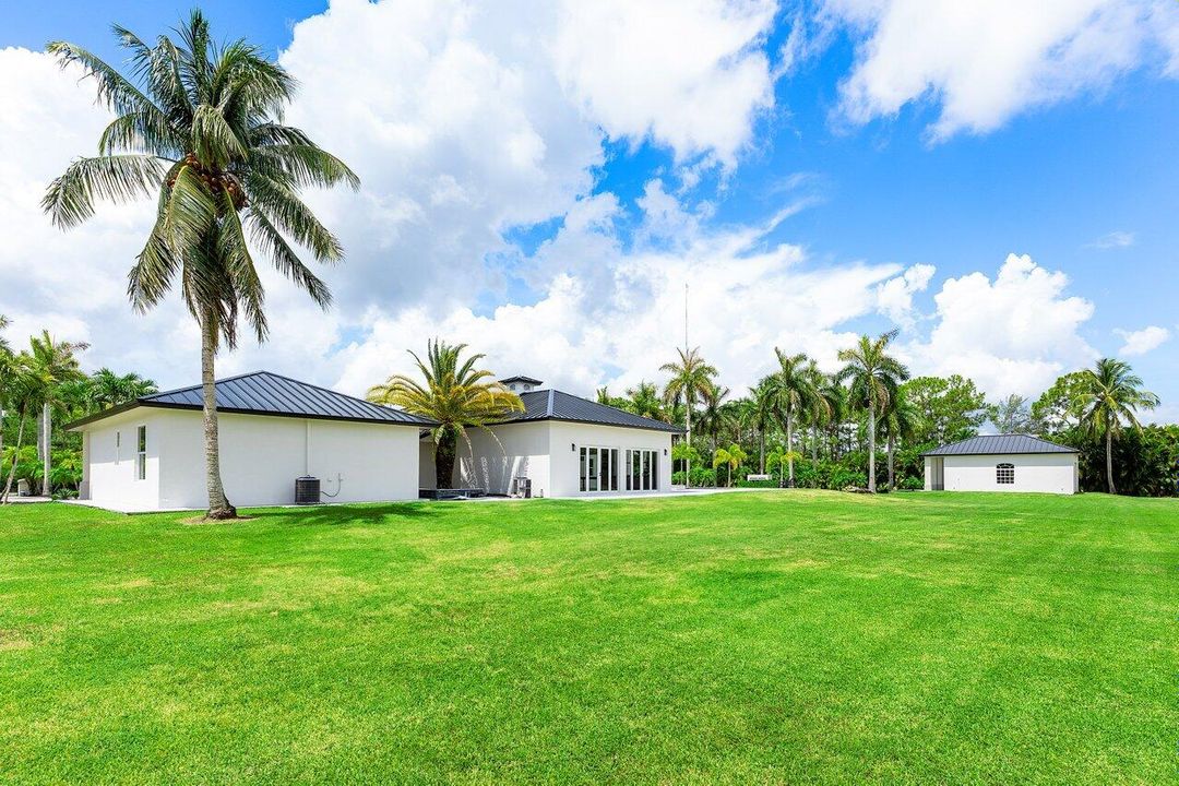 For Sale: $3,450,000 (6 beds, 5 baths, 5908 Square Feet)