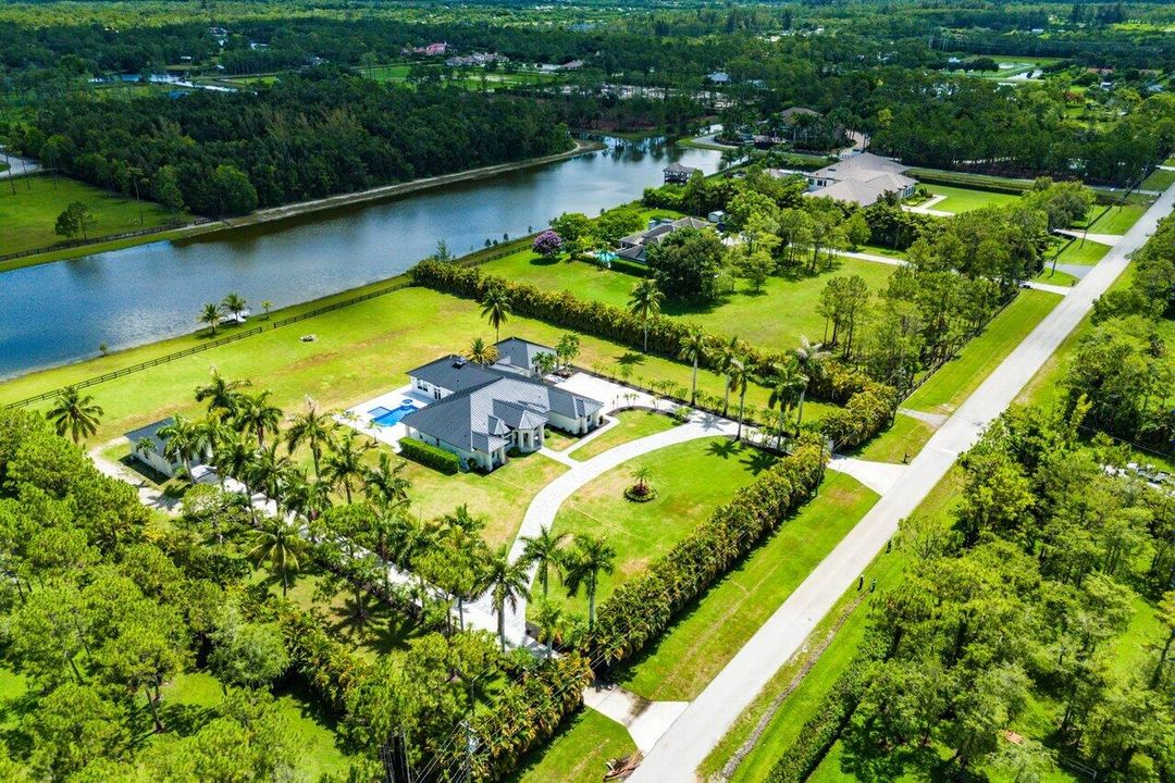 For Sale: $3,450,000 (6 beds, 5 baths, 5908 Square Feet)