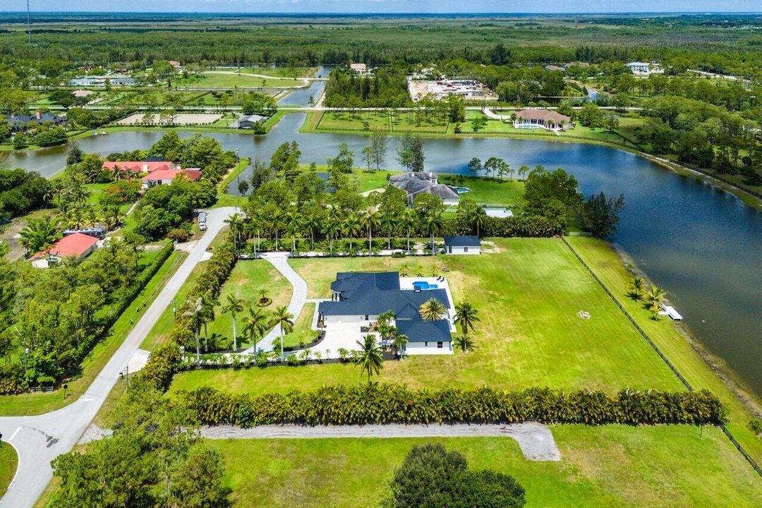 For Sale: $3,450,000 (6 beds, 5 baths, 5908 Square Feet)