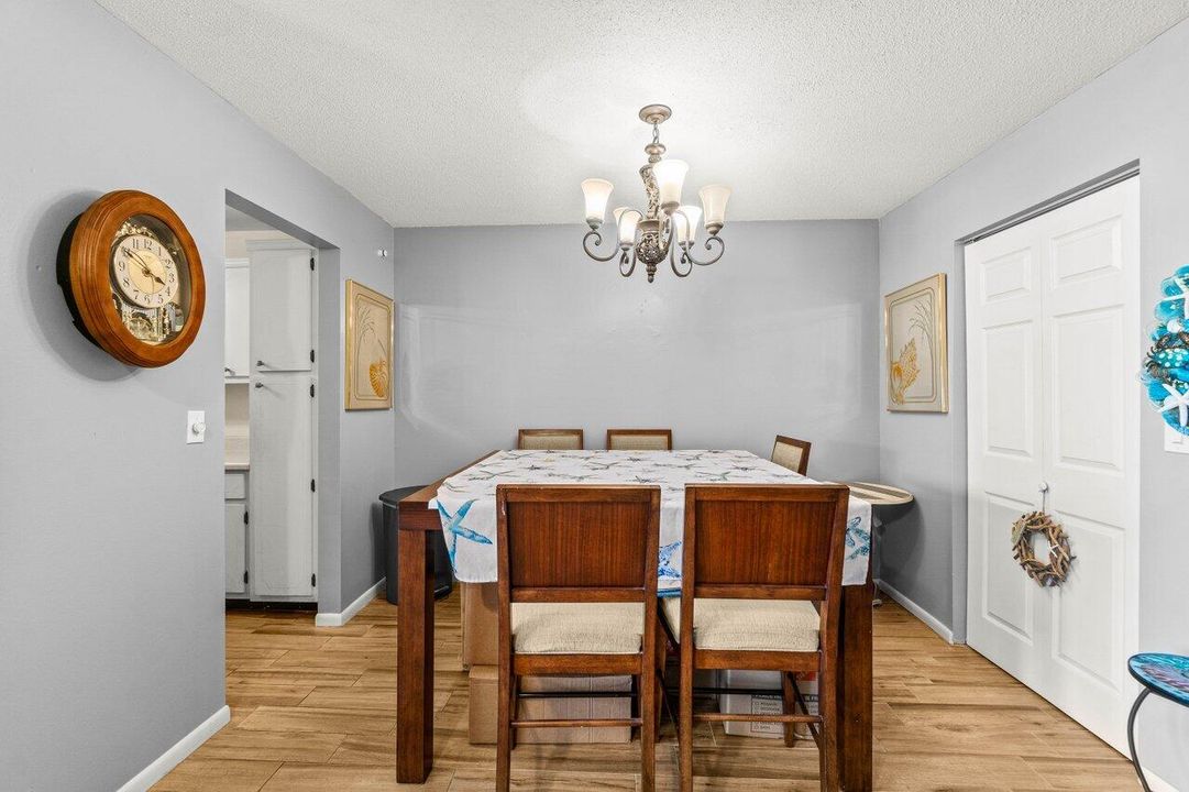 For Sale: $155,000 (1 beds, 1 baths, 1100 Square Feet)