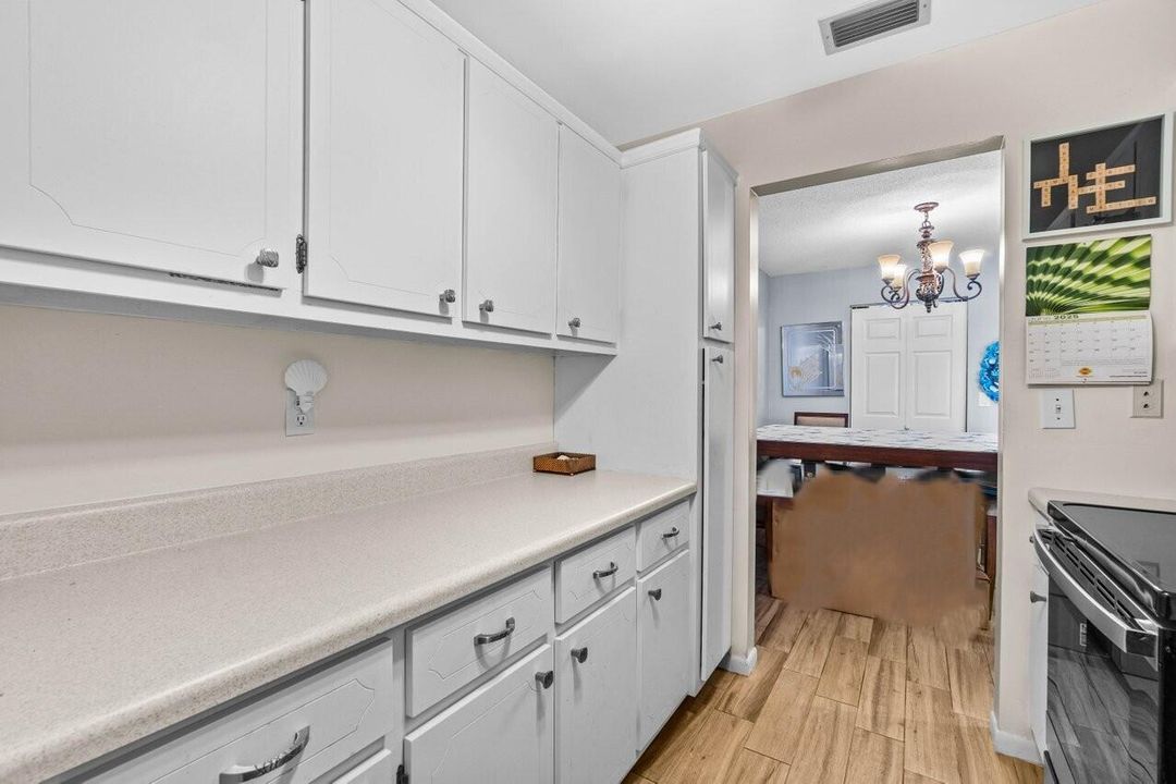 For Sale: $155,000 (1 beds, 1 baths, 1100 Square Feet)