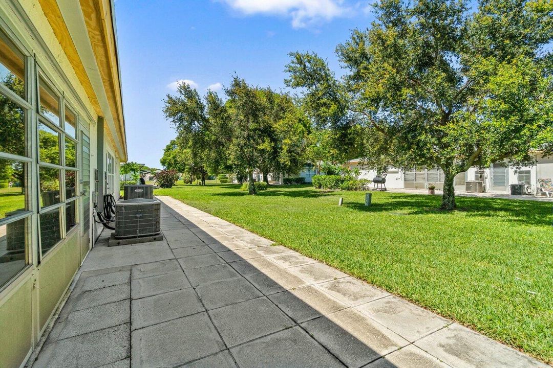 For Sale: $155,000 (1 beds, 1 baths, 1100 Square Feet)