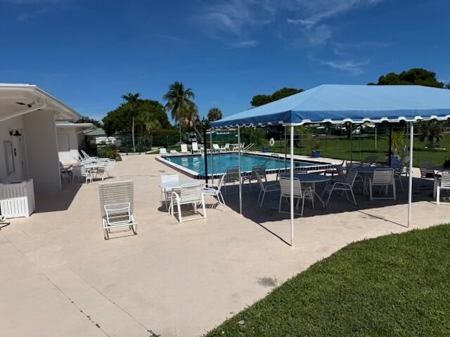 For Sale: $155,000 (1 beds, 1 baths, 1100 Square Feet)