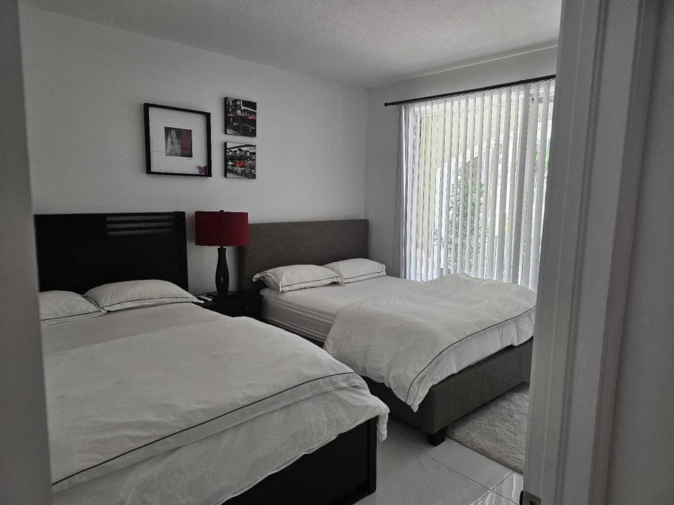 Active With Contract: $5,500 (2 beds, 2 baths, 1000 Square Feet)
